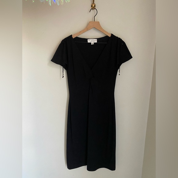Christmas Holiday St. John Evening Black Cocktail Dress Beaded Sleeve Size 6 - Picture 3 of 10